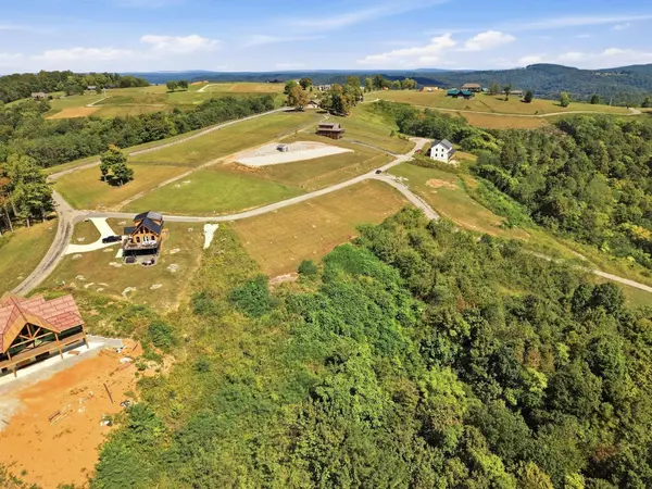 26 Blue Gill Ln, Hilham, TN 38568