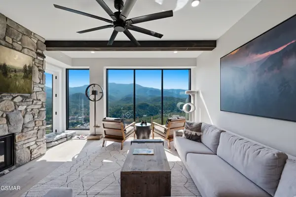 855 Campbell Lead Road #303, Gatlinburg, TN 37738