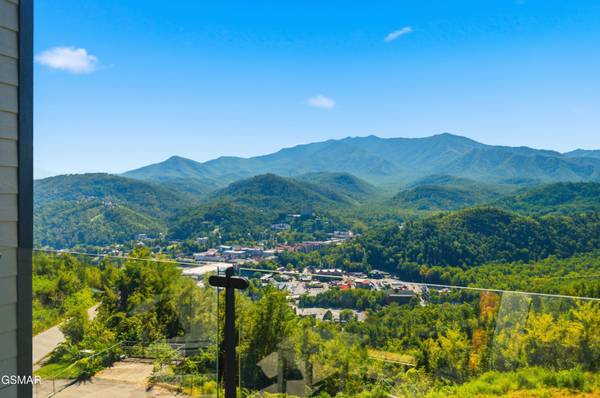 855 Campbell Lead Road #303, Gatlinburg, TN 37738