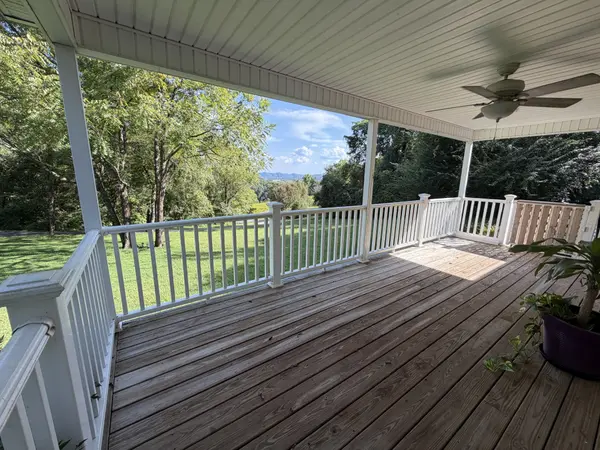 441 Lewallen Hollow Ln, Clinton, TN 37716