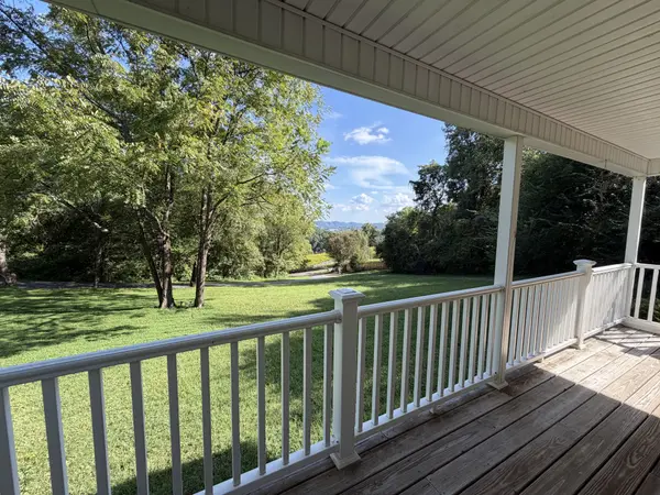 441 Lewallen Hollow Ln, Clinton, TN 37716
