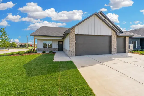 701 N Wheatland Ct, Wichita, KS 67235