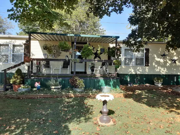 1313 Lucinda LN, Stockton, MO 65785