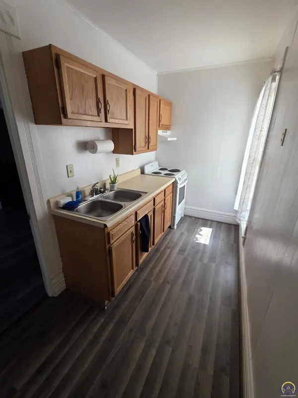 808 Congress St, Emporia, KS 66801-2867