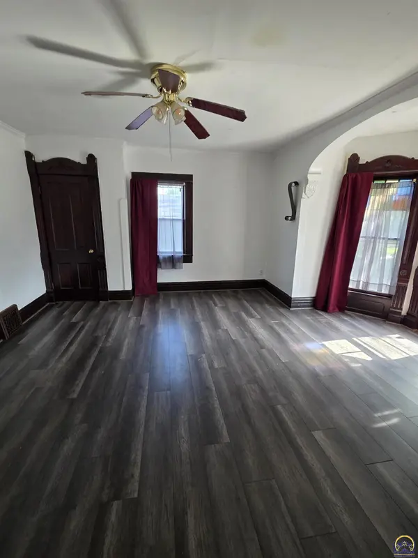 808 Congress St, Emporia, KS 66801-2867