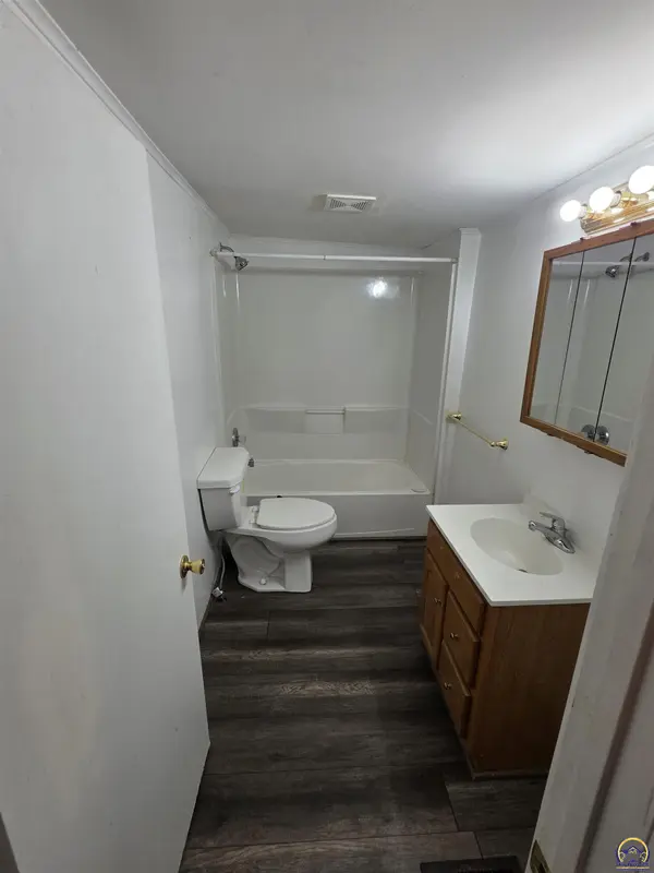 808 Congress St, Emporia, KS 66801-2867
