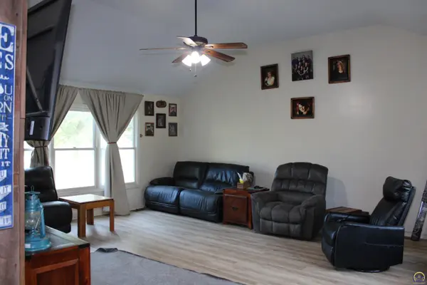 4493 Arkansas Rd, Pomona, KS 66076