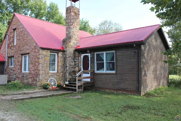 4493 Arkansas Rd, Pomona, KS 66076