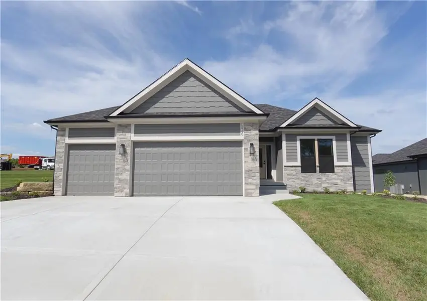 12720 NW Larkspur LN, Platte City, MO 64079