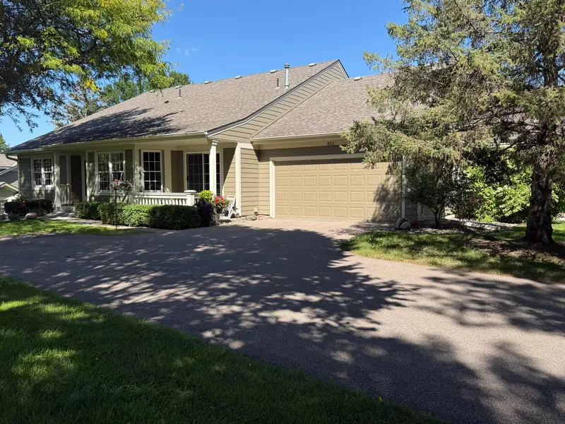 821 Ivy LN, Eagan, MN 55123