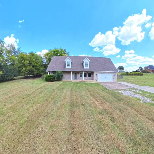 2107 Double Branch Rd, Columbia, TN 38401
