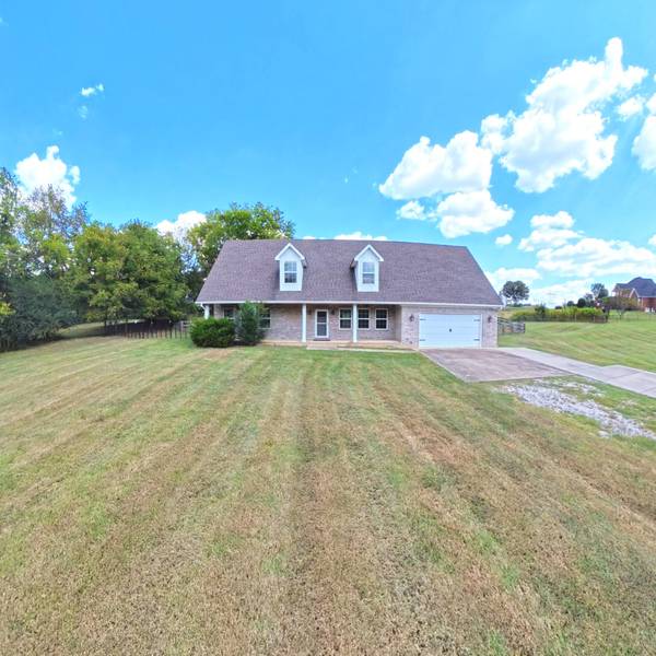 2107 Double Branch Rd, Columbia, TN 38401