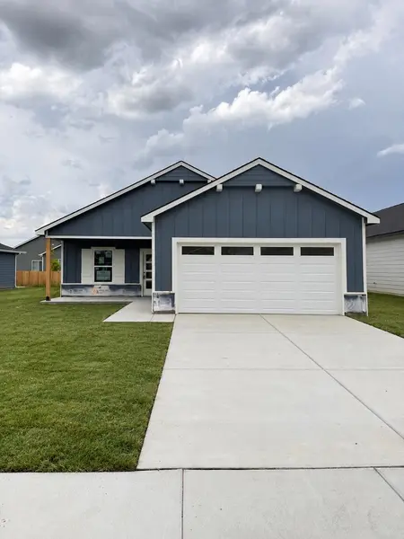 3610 E Bearsden St, Derby, KS 67037-7820