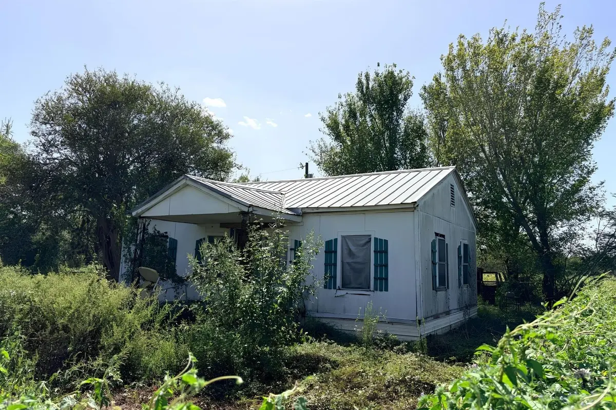 113 Krchnak RD, La Grange, TX 78945