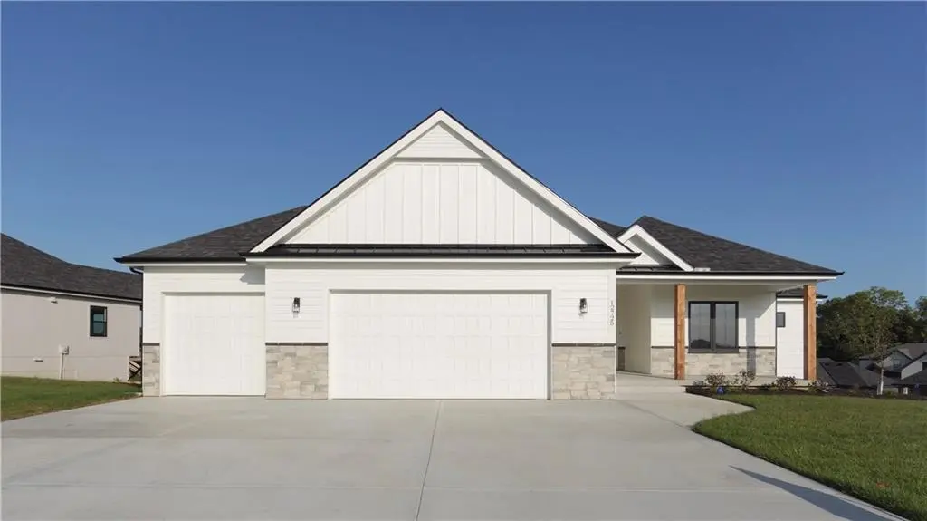 12725 N Champanel WAY, Platte City, MO 64079