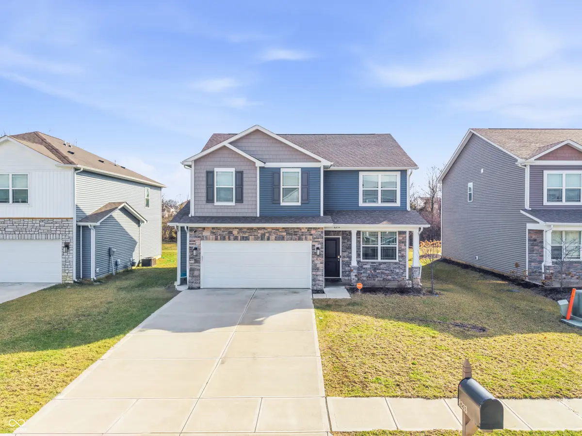 8233 Trailstay DR, Camby, IN 46113