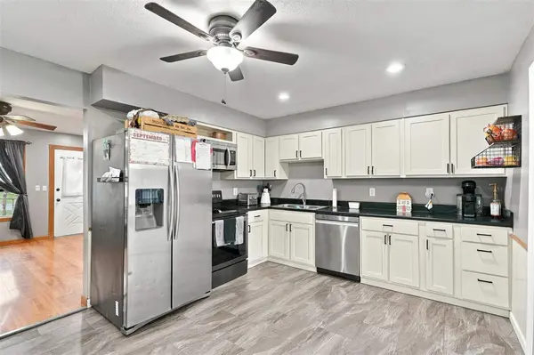 210 Water St, Center Point, IA 52213