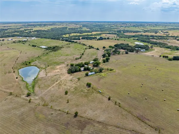 1105 Kruppa RD, La Grange, TX 78945