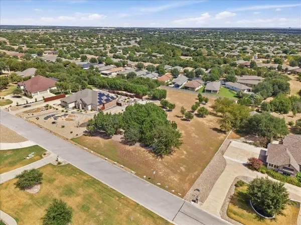 232 Standing Oak DR, Georgetown, TX 78633
