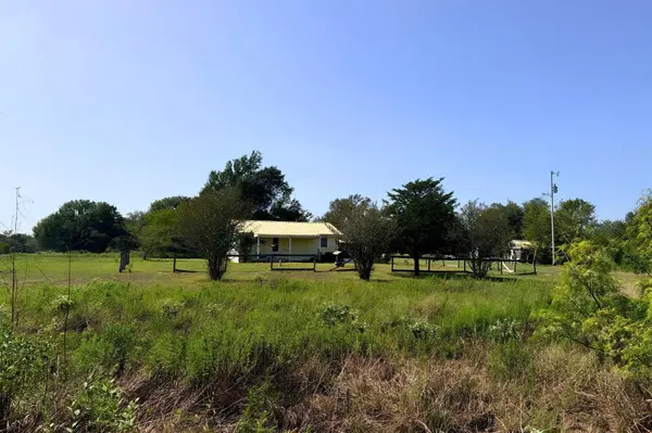 143 Krchnak RD, La Grange, TX 78945