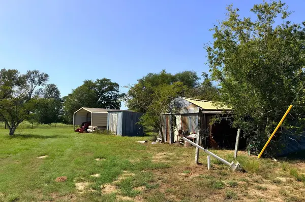 143 Krchnak RD, La Grange, TX 78945