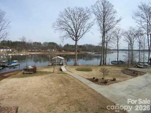 3944 Burton LN, Denver, NC 28037