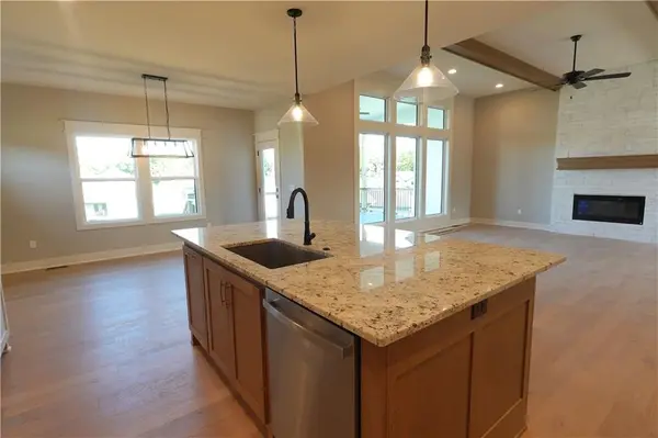 12725 N Champanel WAY, Platte City, MO 64079