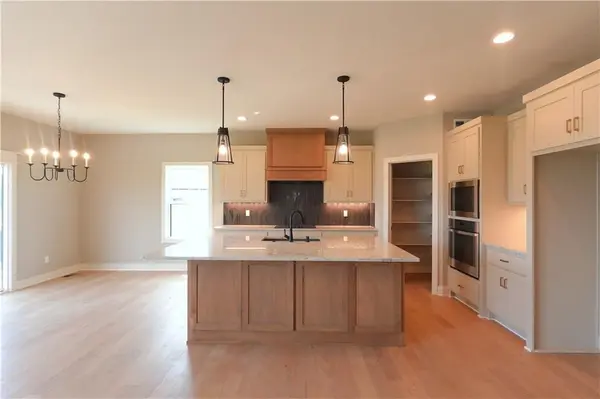 12735 N Champanel WAY, Platte City, MO 64079
