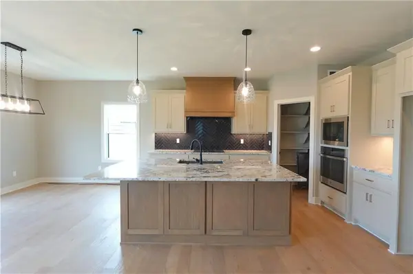 12745 N Champanel WAY, Platte City, MO 64079