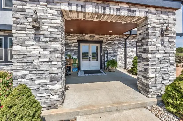 26030 Hospital DR, Paola, KS 66071
