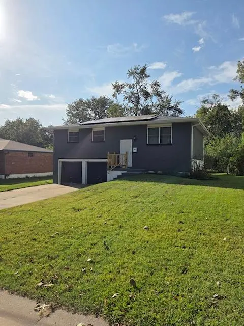 912 Colbern DR, Belton, MO 64012