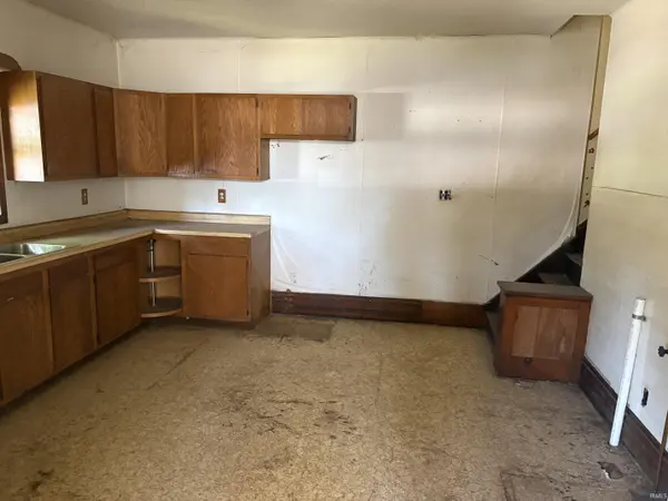 28 N Lafontaine ST, Huntington, IN 46750