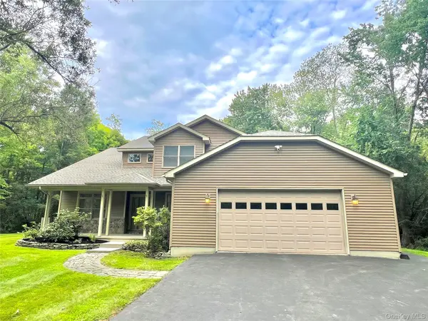 50 Cocoa LN, Newburgh, NY 12550