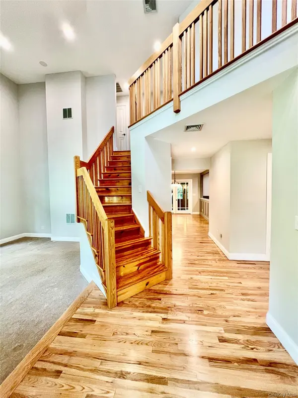 50 Cocoa LN, Newburgh, NY 12550