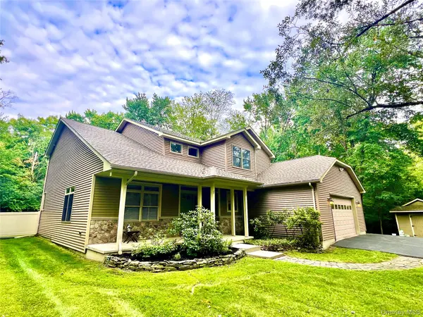 50 Cocoa LN, Newburgh, NY 12550