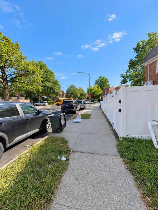 7012 141st ST, Flushing, NY 11367