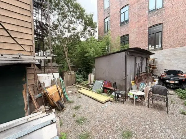 142 N 11th ST, Brooklyn, NY 11249