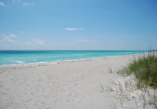 96 TWIN SHORES BLVD, Longboat Key, FL 34228