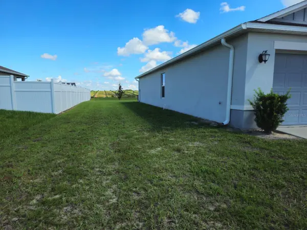 2058 FICUS ST, Mascotte, FL 34753