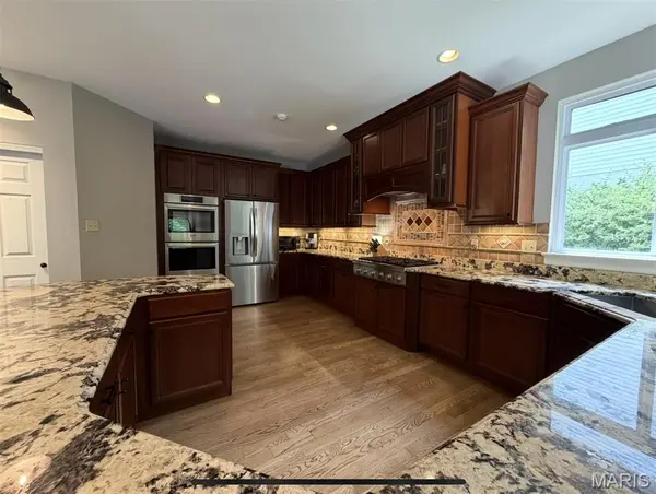 945 Stone Spring DR, Eureka, MO 63025