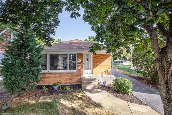 5262 Alexander PL, Oak Lawn, IL 60453