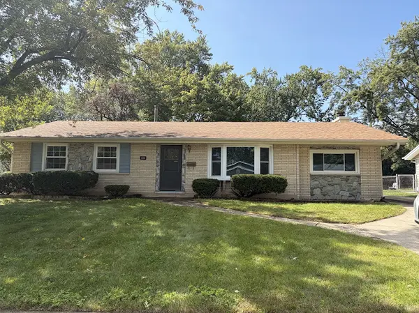 616 Grace LN, Schaumburg, IL 60193