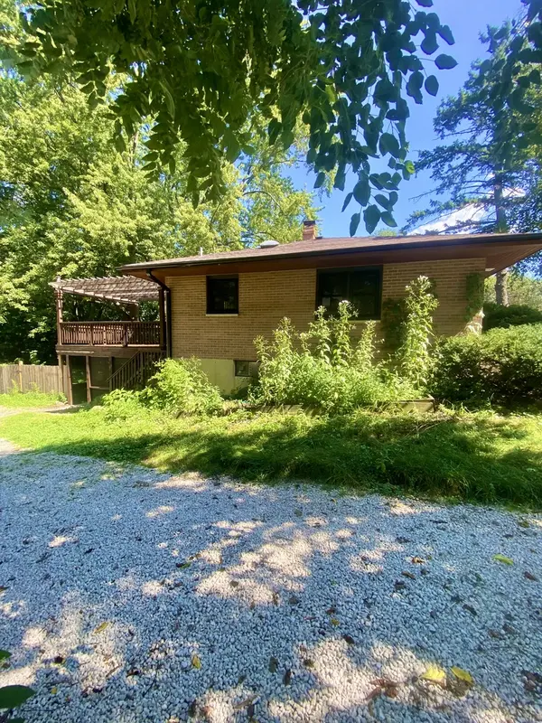 125 E Kimball AVE, Woodstock, IL 60098