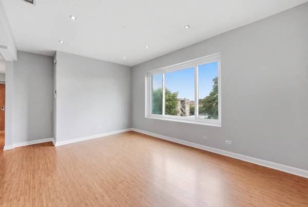 2121 N Saint Louis AVE #3S, Chicago, IL 60647
