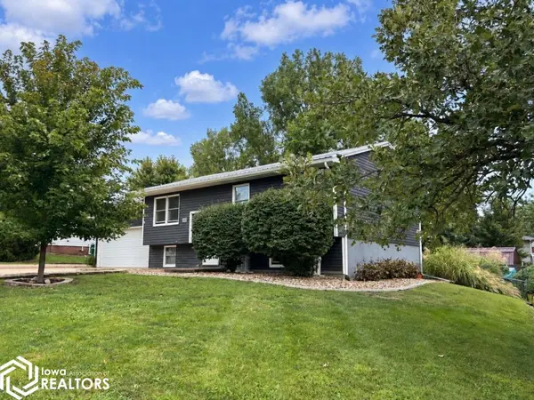 1601 Southview CIR, Fairfield, IA 52556
