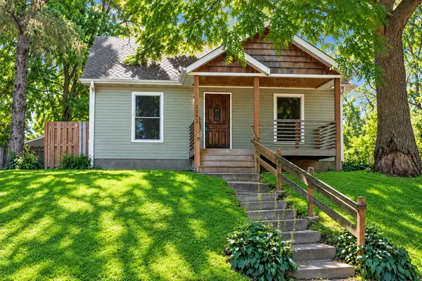 2592 13th AVE E, North Saint Paul, MN 55109