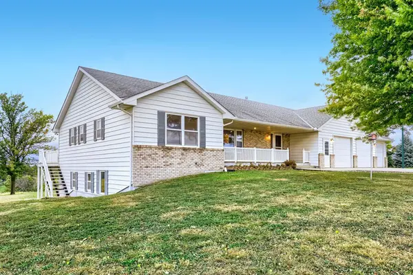 7030 Dahlgren RD, Chaska, MN 55318