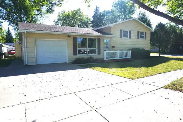 504 11th ST N, Breckenridge, MN 56520