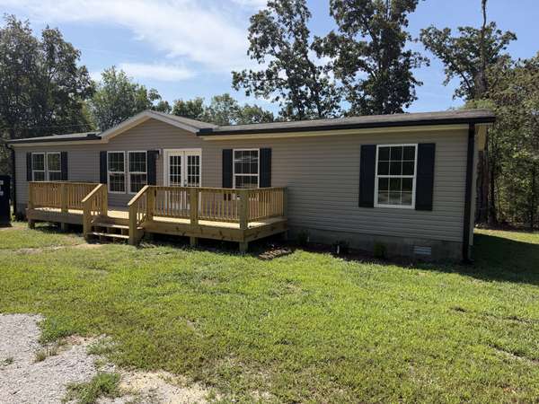 805 Lucas Ridge Ln, Waverly, TN 37185