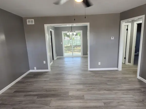 5908 E Kinkaid St, Wichita, KS 67218